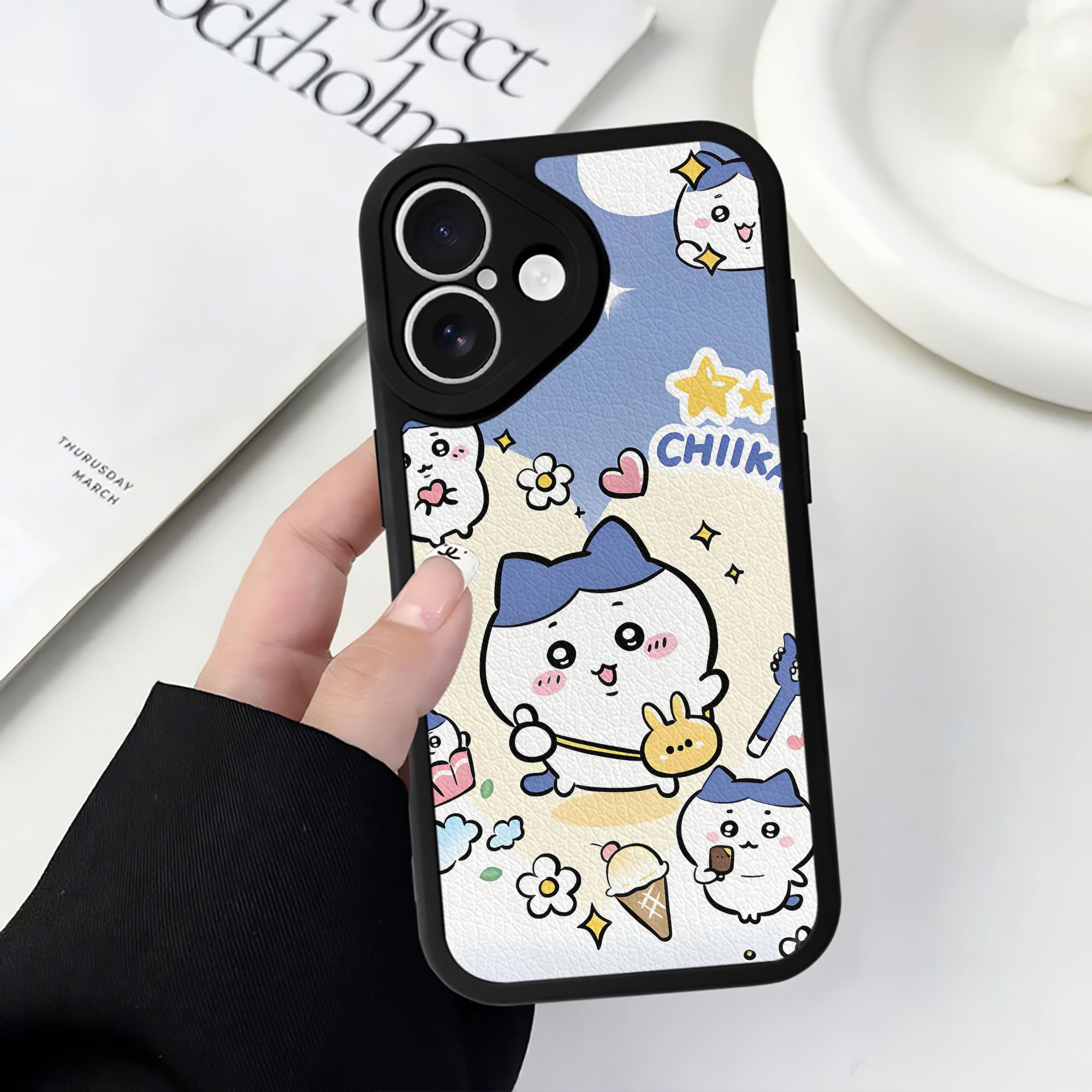 （画像用） ちいかわ Chii-kawa 【iPhone 16シリーズ対応】シリコンスマホケース（レザー調） 材質：シリコン